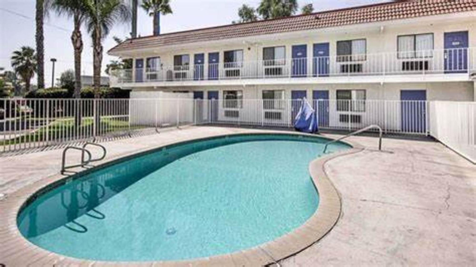 Motel 6 Lake Elsinore, Ca Esterno foto